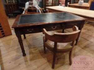 antieke Engelse schrijftafel, Massivholz Mahagoni antiker  Schreibtisch mit Schubladen