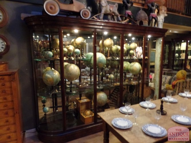 antieke Engelse top vitrinekasten