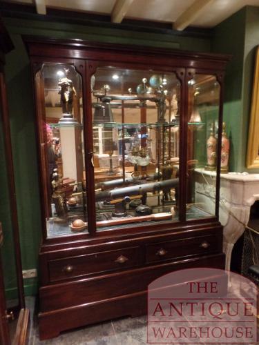 Antieke Engelse vitrinekasten 3