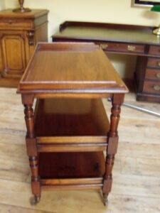 antieke etagere, " what not "