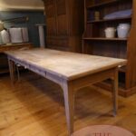 Antieke Franse eikenhouten tafel voor maximaal 10 personen 1