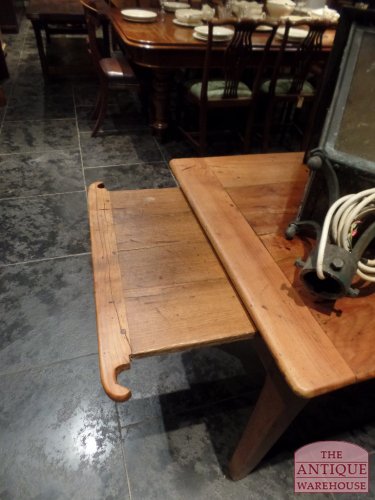 Antieke Franse kersenhouten eettafel 3