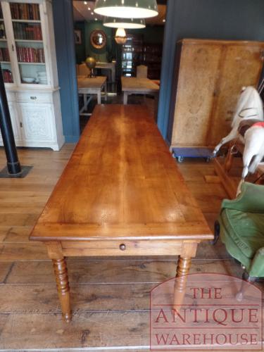 antieke Franse kersenhouten tafel zeer uitzonderlijke maat