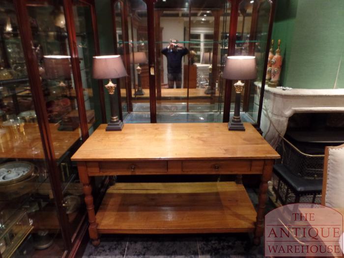 Antieke Franse side table, antieke dresser