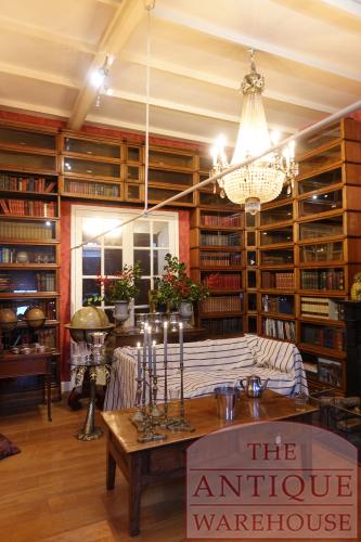 antieke globe wernicke boekenkast bestaande uit hoekelementen