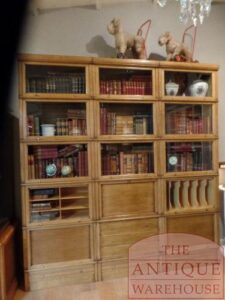 Antieke Globe Wernicke met lades en kleine opbergvakken