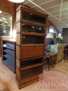 Antieke Globe Wernicke met originele secretaire
