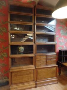 antieke globe Wernicke stapelbare boekenkast