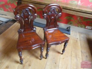 antieke hall chairs