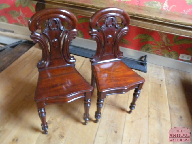 antieke hall chairs
