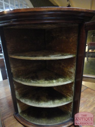 Antieke hang hoekkast met gebogen ruit van mahoniehout 3