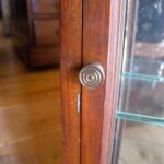 antieke hang vitrine 1