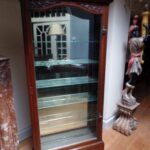 Antieke kleine mahoniehouten Engelse vitrinekast 1