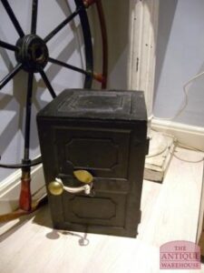 antieke kluis, antieke geldkist, VERKOCHT