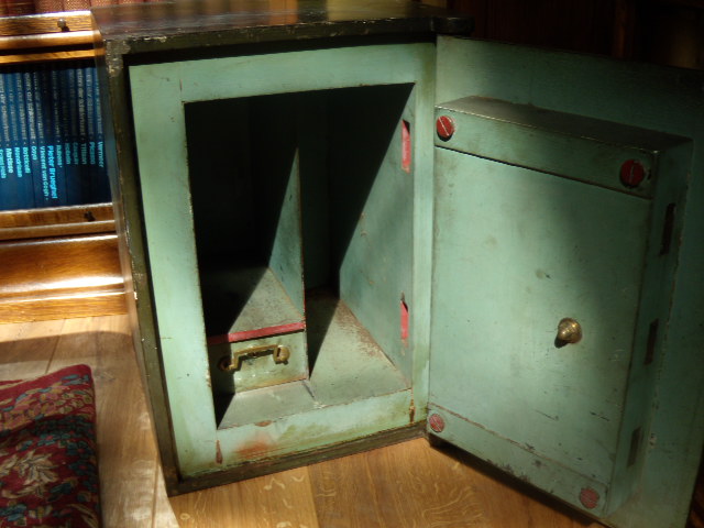 antieke kluis, brandkast, VERKOCHT