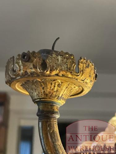 Antieke kroonluchter met kandelaren 4