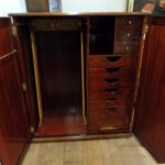 Antieke lage compacte mahonie kledingkast 2