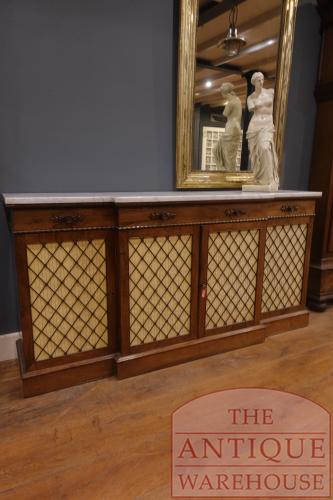 antieke lage Engelse boekenkast