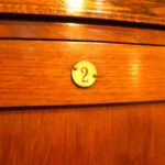 Antieke locker, opbergkast 1