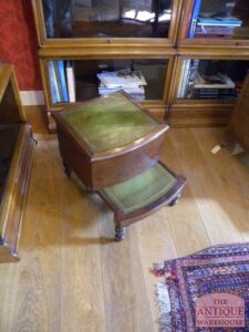 antieke mahonie bibliotheektrapje, VERKOCHT