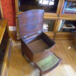 Antieke mahonie bibliotheektrapje 2