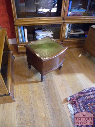 Antieke mahonie bibliotheektrapje 3