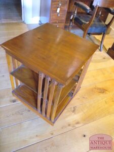 antieke mahonie boekenmolen VERKOCHT