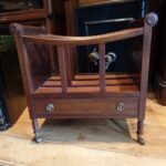 Antieke mahonie canterbury 1