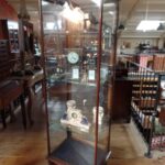 antieke mahonie Engelse vitrinekast 1