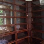 Antieke mahonie hoek bibliotheek opstelling van Globe Wernicke met originele hoekelementen 1