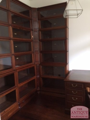 Antieke mahonie hoek bibliotheek opstelling van Globe Wernicke met originele hoekelementen 2