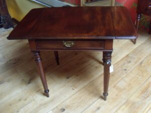 antieke mahonie pembroke tafel, VERKOCHT