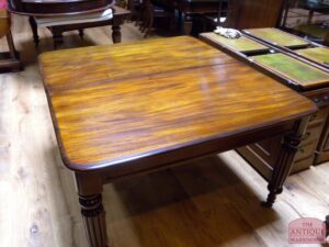 Antieke mahonie regency tafel