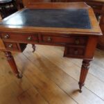 Antieke mahonie schrijftafel 1