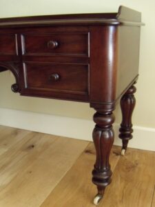 antieke mahonie schrijftafel, circa 1800 1820 VERKOCHT