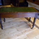 Antieke mahonie schrijftafel met blinde laden 3