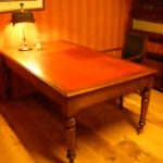 Antieke mahonie schrijftafel circa 1870 1