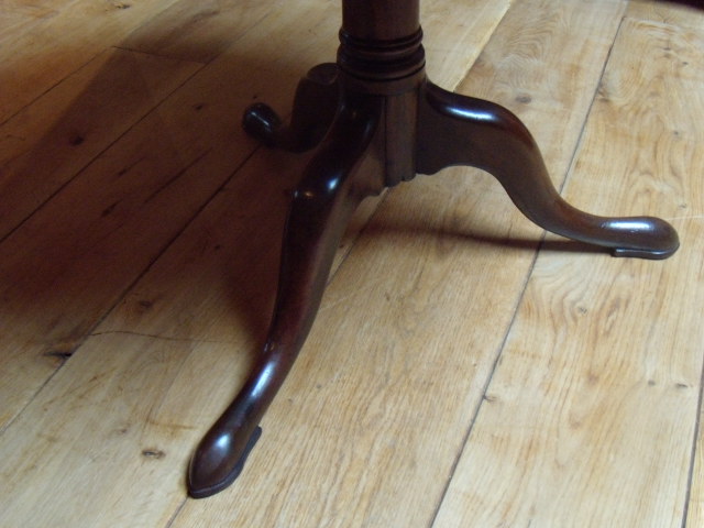 Antieke mahonie tilt-top tafel 2