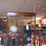 antieke mahonie vitrine, vrije ruimte 1