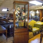 antieke mahonie vrijstaande vitrine 1