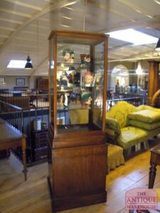 antieke mahonie vrijstaande vitrine, VERKOCHT