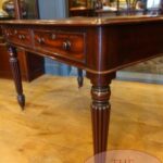 Antieke mahoniehouten schrijftafel uit Engeland 2