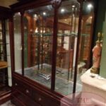 Antieke mahoniehouten vitrinekast uit Manchester 2