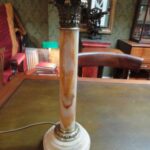 antieke marmeren corintische ronde lampenvoet 1