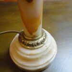 antieke marmeren corintische ronde lampenvoet 2