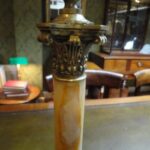 antieke marmeren corintische ronde lampenvoet 3