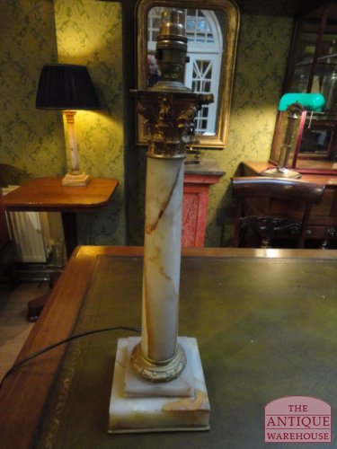 antieke marmeren lampenvoet