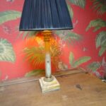 Antieke marmeren schemerlamp met blauwe kap 1