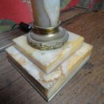 Antieke marmeren schemerlamp met blauwe kap 3