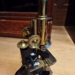 Antieke microscoop 1